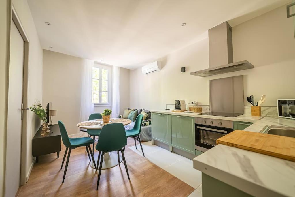 Le Pearl Appartement De Charme En Bord Riviere Collobrières Екстериор снимка
